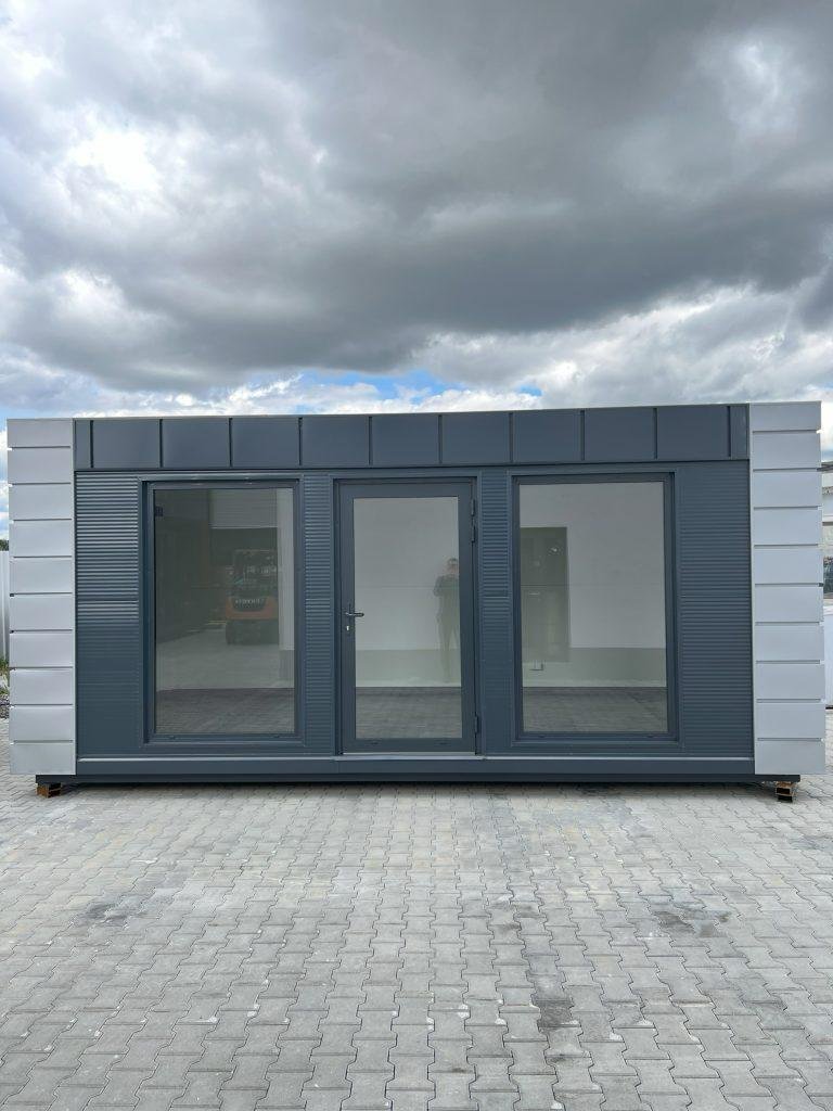 Módulo Habitacional 8×3 Metros con Paneles Aislantes PIR