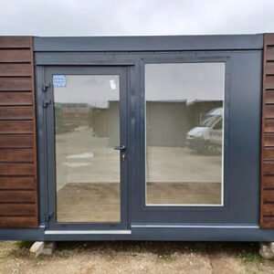 Contenedor Comercial ‘Pabellón’ 3x4m con Fachada Acristalada