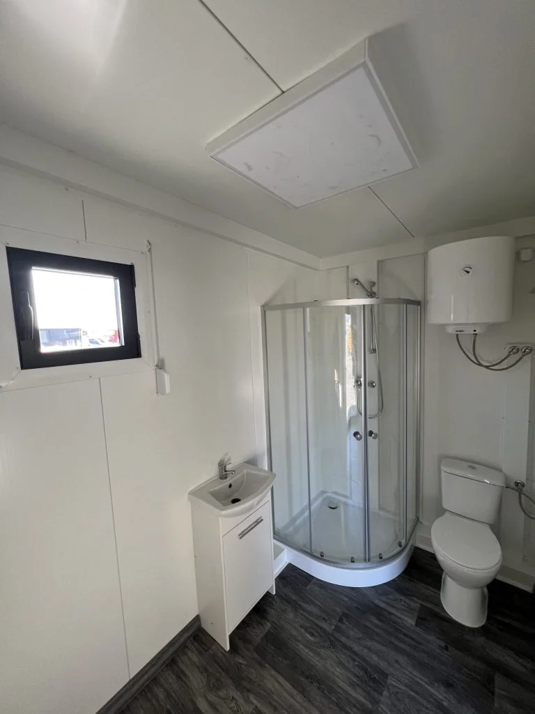 Módulo Oficina Prefabricado Valoisío 8×3.0m con Aire Acondicionado y Baño - Imagen 3